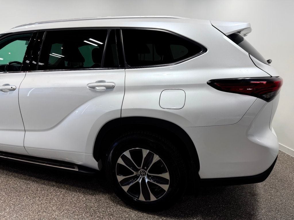 2022 Toyota Highlander Hybrid XLE AWD - 23015206 - 17