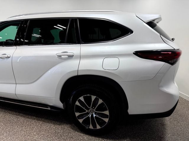 2022 Toyota Highlander Hybrid XLE AWD - 23015206 - 17