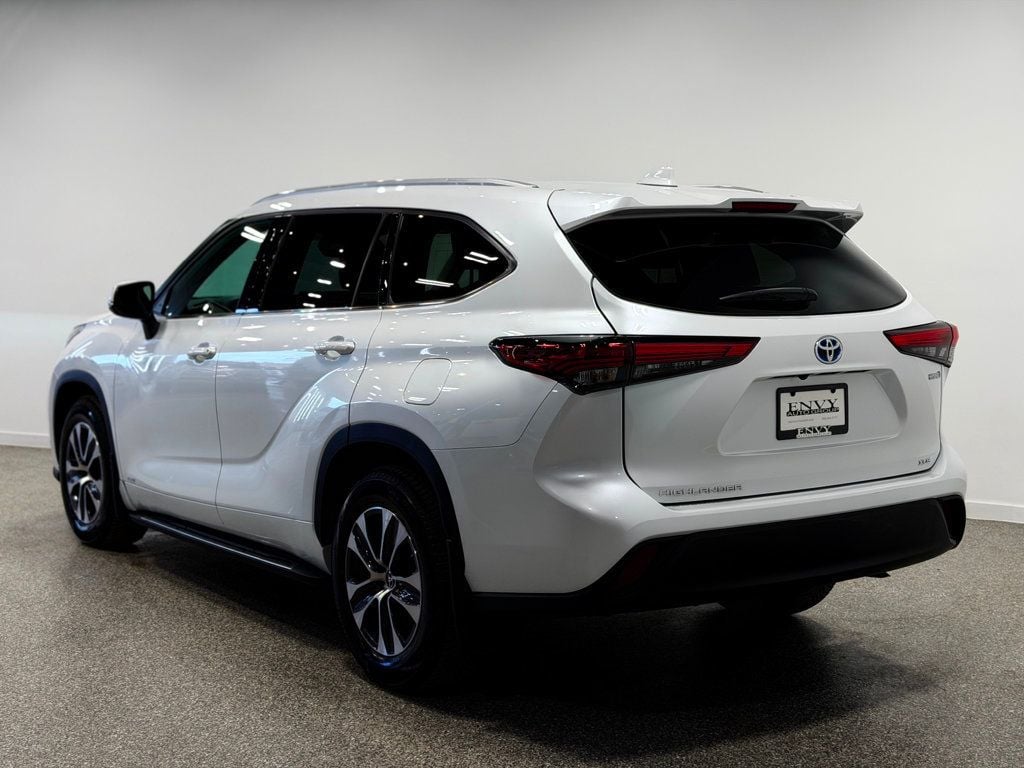 2022 Toyota Highlander Hybrid XLE AWD - 23015206 - 18