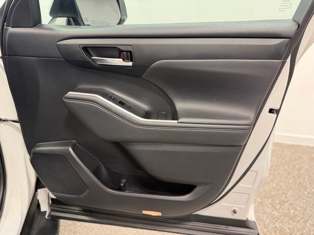 2022 Toyota Highlander Hybrid XLE AWD - 23015206 - 35
