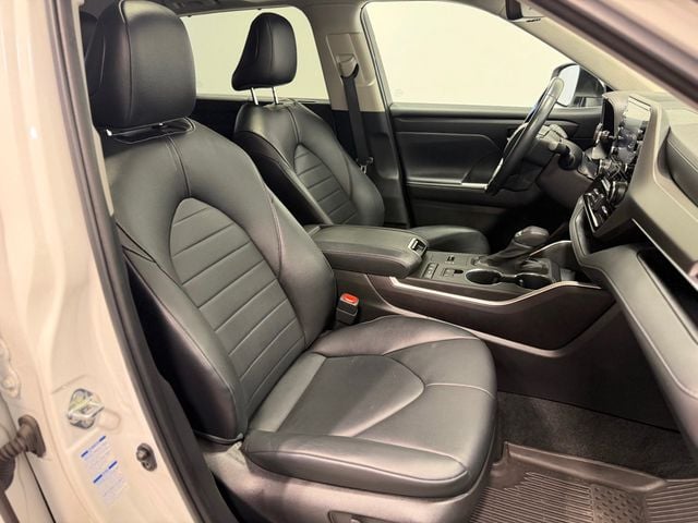 2022 Toyota Highlander Hybrid XLE AWD - 23015206 - 39