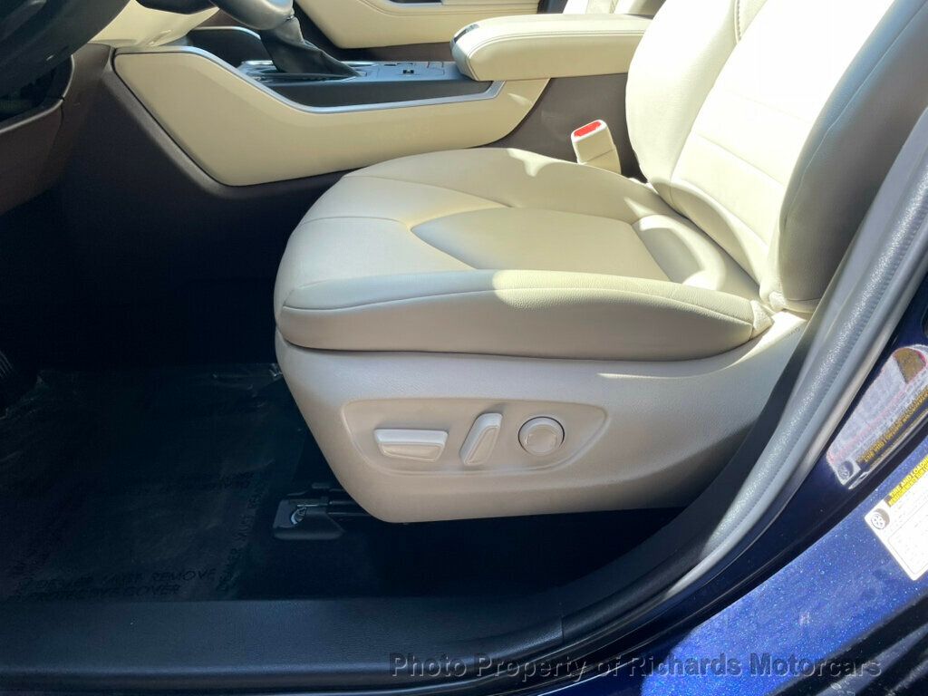 2022 Toyota Highlander Hybrid XLE AWD - 23012885 - 9