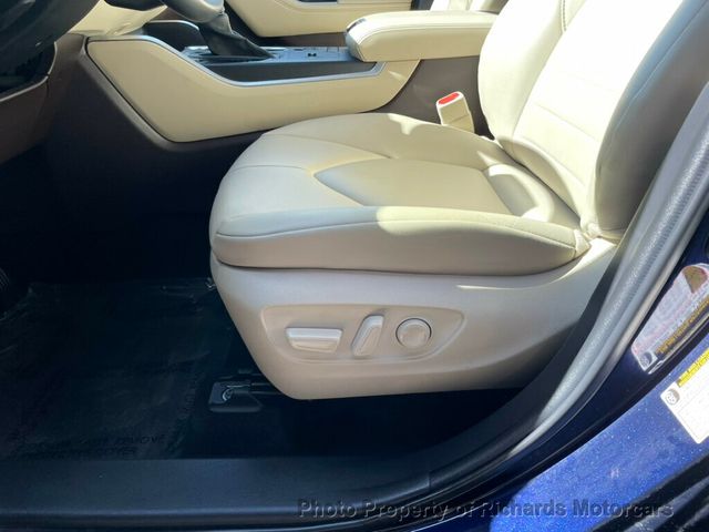 2022 Toyota Highlander Hybrid XLE AWD - 23012885 - 9