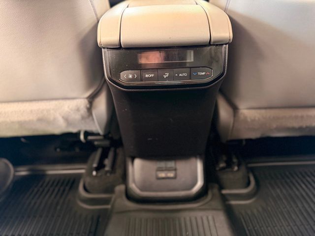2022 Toyota Highlander Hybrid XLE FWD - 23036556 - 16