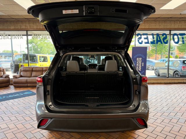 2022 Toyota Highlander Hybrid XLE FWD - 23036556 - 19