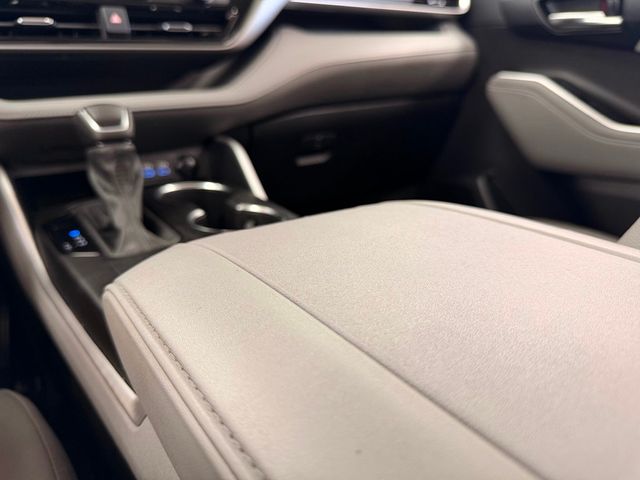 2022 Toyota Highlander Hybrid XLE FWD - 23036556 - 32