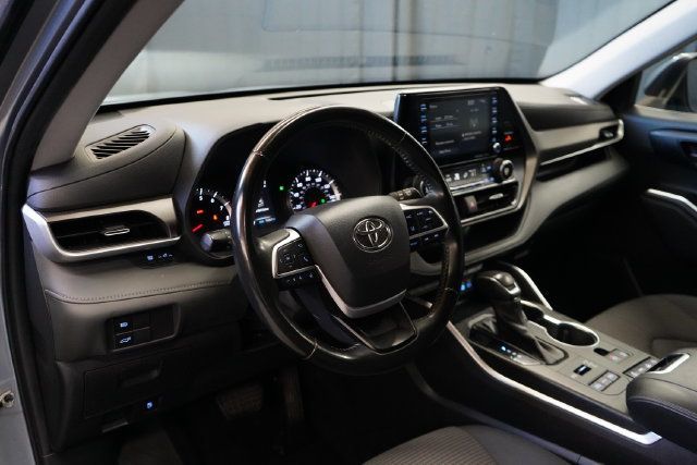 2022 Toyota Highlander LE - 23100271 - 12