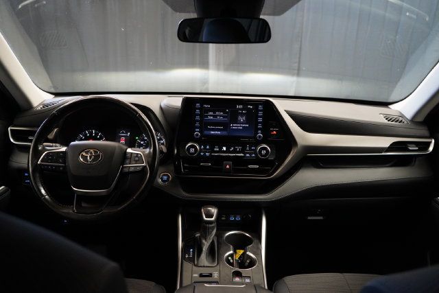 2022 Toyota Highlander LE - 23100271 - 13