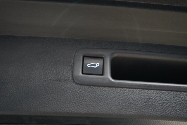 2022 Toyota Highlander LE - 23100271 - 36