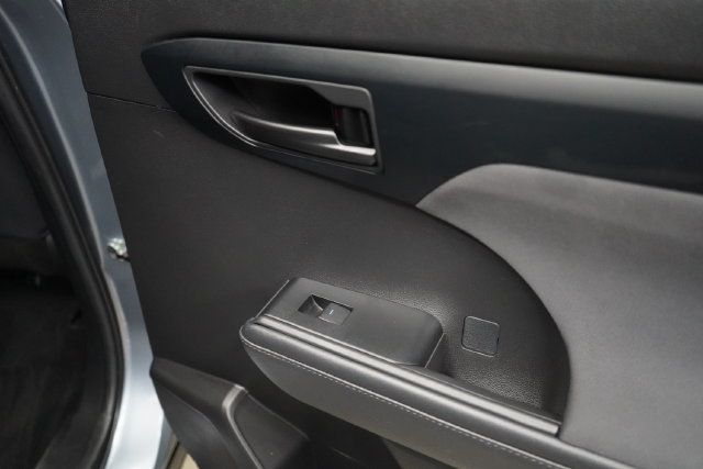 2022 Toyota Highlander LE - 23100271 - 38