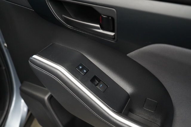 2022 Toyota Highlander LE - 23100271 - 41