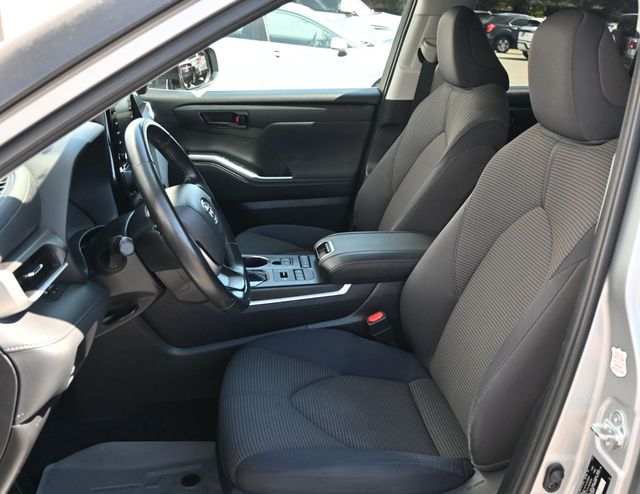2022 Toyota Highlander LE AWD 3rd Row Seat  - 22995902 - 12