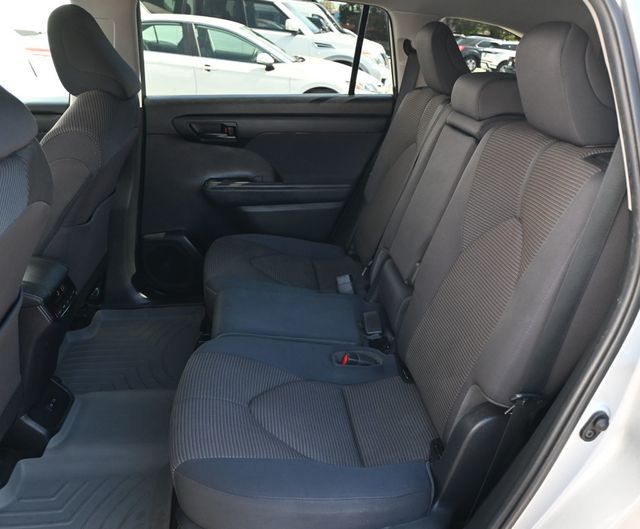 2022 Toyota Highlander LE AWD 3rd Row Seat  - 22995902 - 13