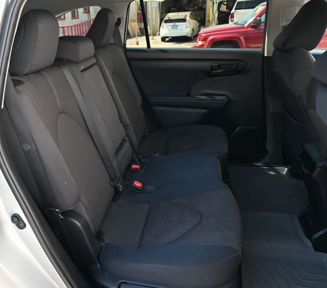 2022 Toyota Highlander LE AWD 3rd Row Seat  - 22995902 - 16