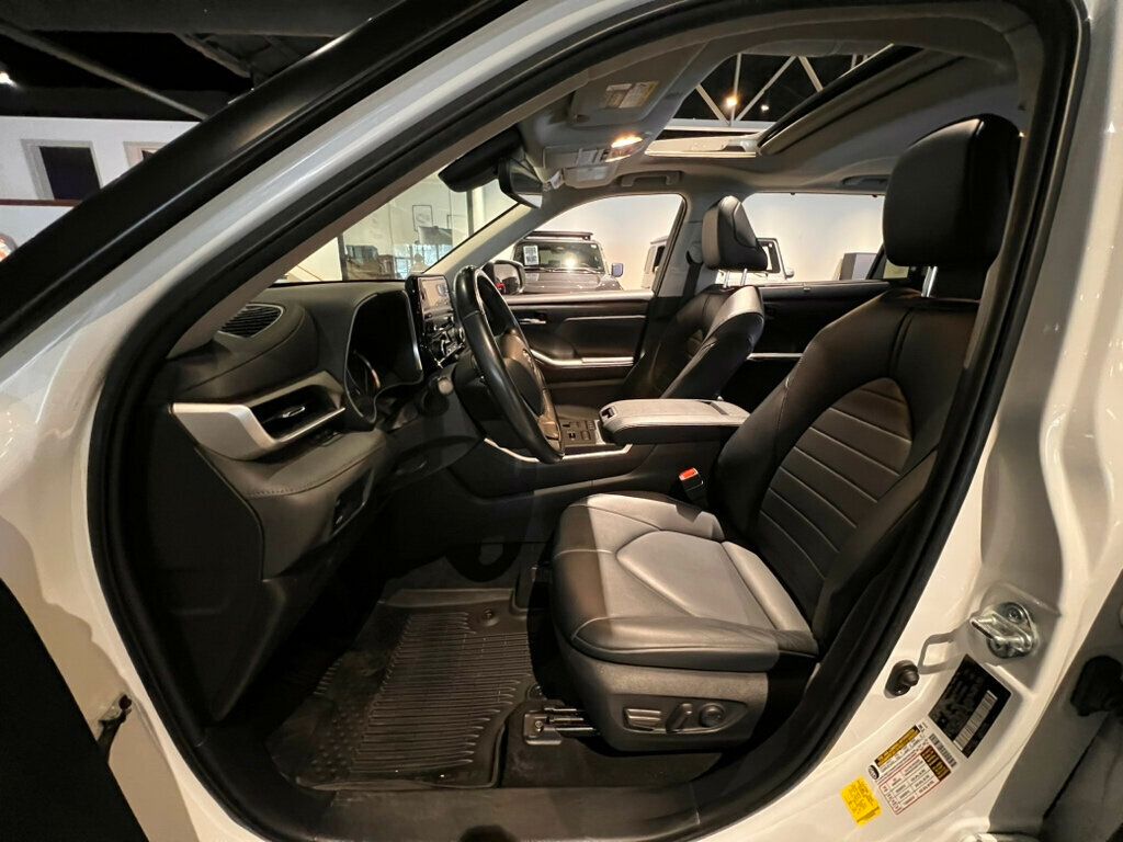 2022 Toyota Highlander LocalTrade/XLE/AWD/MoonRoof/3rdRow/HtdSeats/AdapCruise - 22985229 - 15
