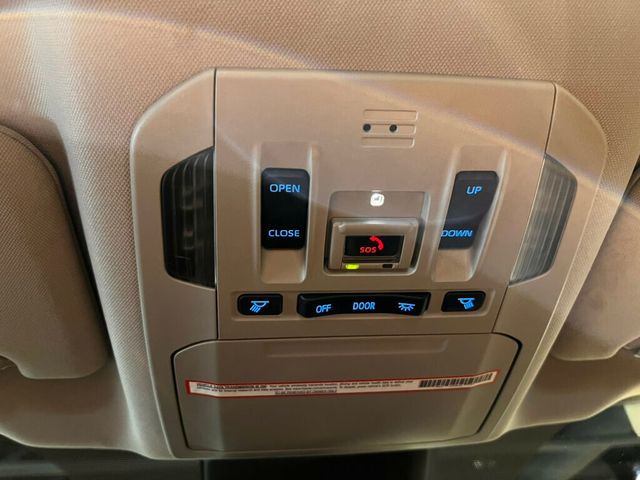 2022 Toyota Highlander LocalTrade/XLE/AWD/MoonRoof/3rdRow/HtdSeats/AdapCruise - 22985229 - 21