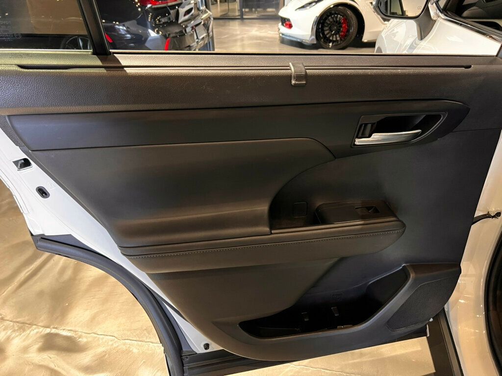 2022 Toyota Highlander LocalTrade/XLE/AWD/MoonRoof/3rdRow/HtdSeats/AdapCruise - 22985229 - 22