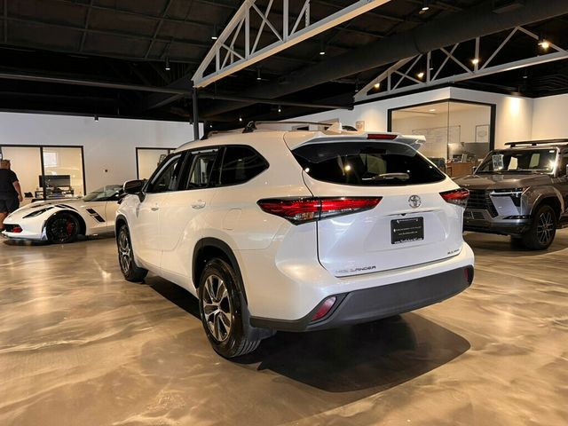 2022 Toyota Highlander LocalTrade/XLE/AWD/MoonRoof/3rdRow/HtdSeats/AdapCruise - 22985229 - 2