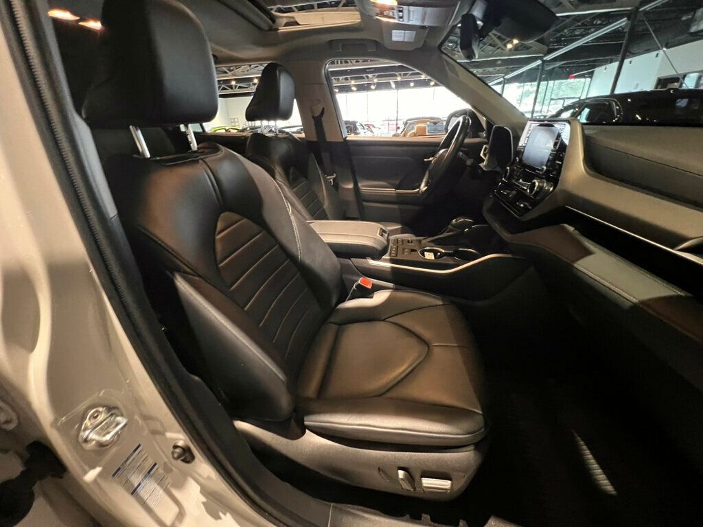 2022 Toyota Highlander LocalTrade/XLE/AWD/MoonRoof/3rdRow/HtdSeats/AdapCruise - 22985229 - 31