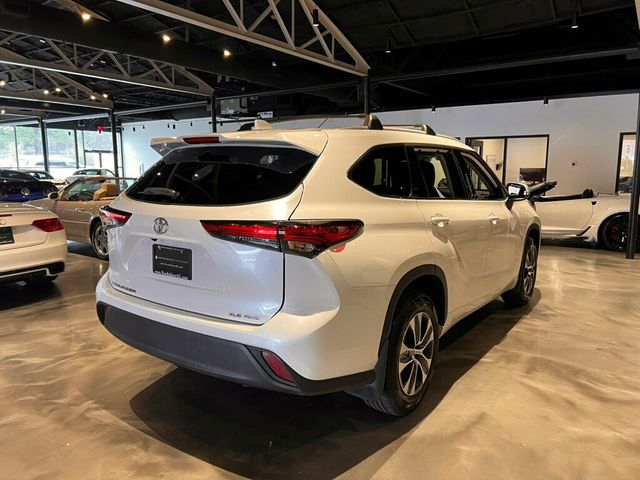 2022 Toyota Highlander LocalTrade/XLE/AWD/MoonRoof/3rdRow/HtdSeats/AdapCruise - 22985229 - 4