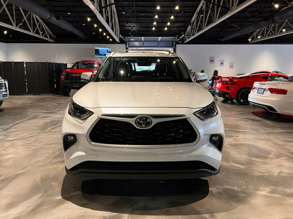 2022 Toyota Highlander LocalTrade/XLE/AWD/MoonRoof/3rdRow/HtdSeats/AdapCruise - 22985229 - 7
