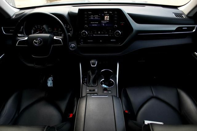 2022 Toyota Highlander ONE OWNER AWD XLE - 22915166 - 12