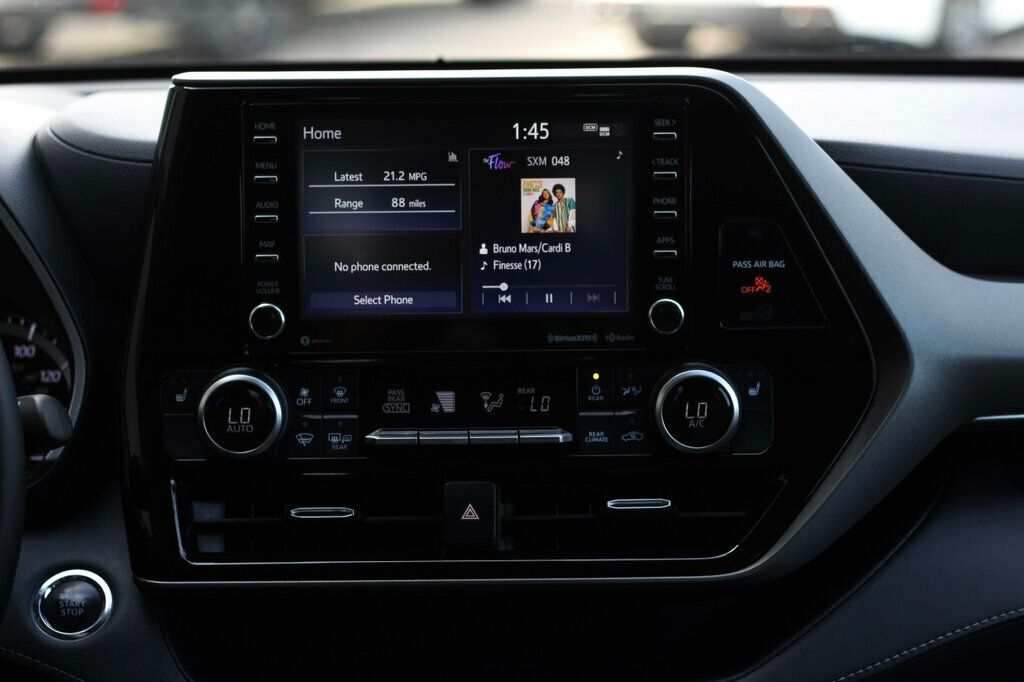 2022 Toyota Highlander XLE photo 11