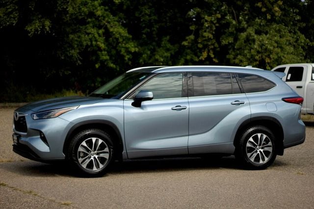 2022 Toyota Highlander ONE OWNER AWD XLE - 22915166 - 17