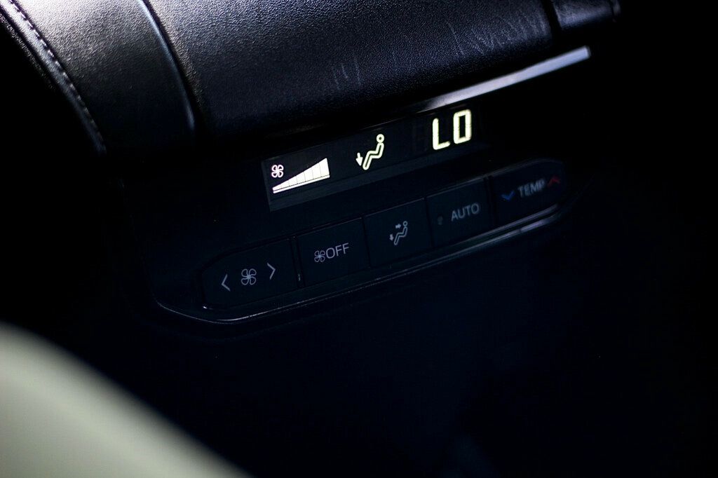 2022 Toyota Highlander XLE photo 28