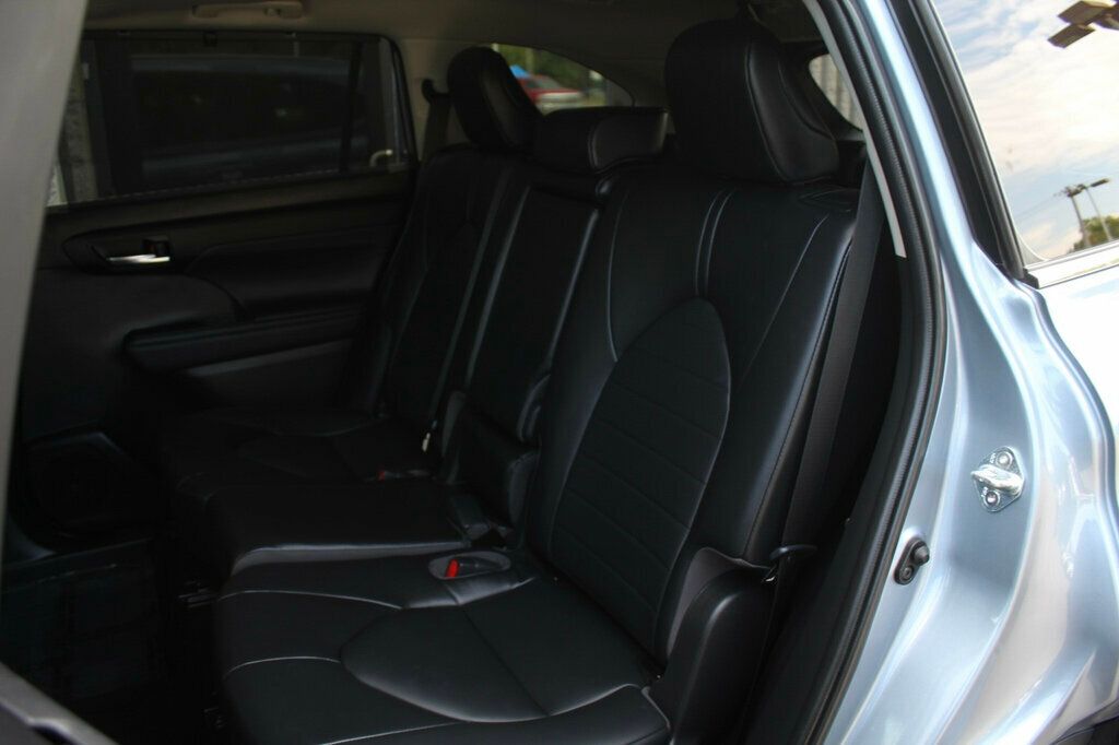 2022 Toyota Highlander XLE photo 31