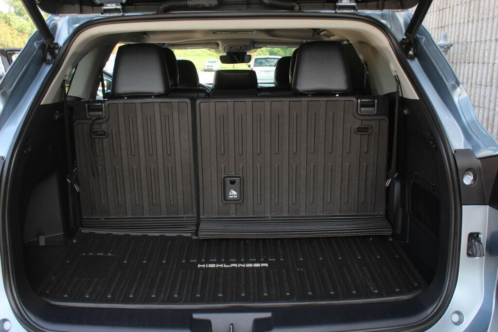 2022 Toyota Highlander XLE photo 33