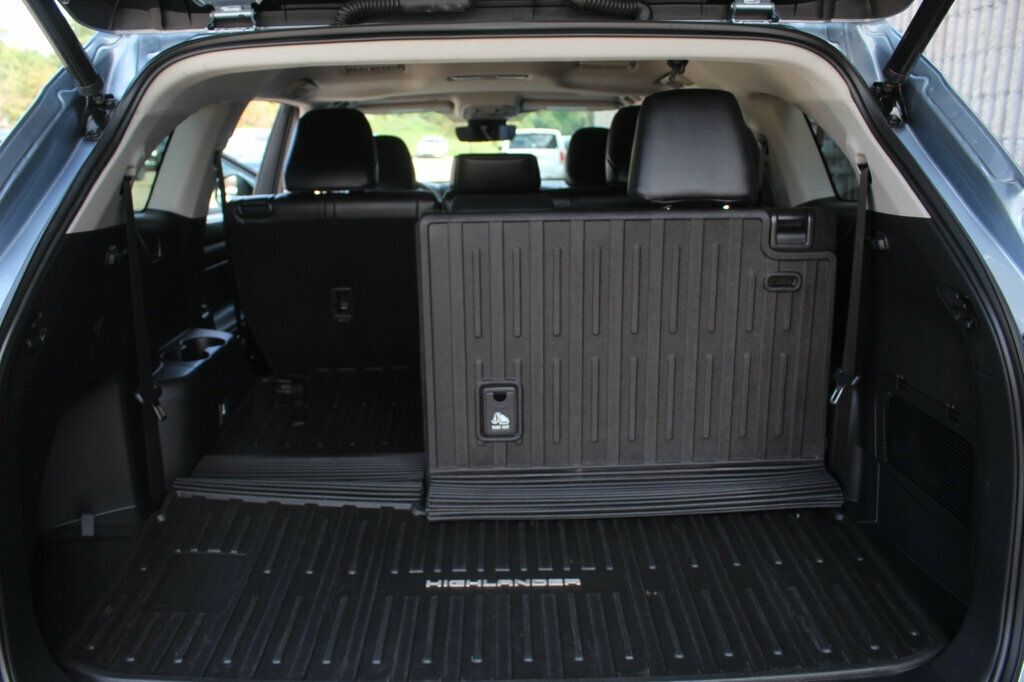 2022 Toyota Highlander XLE photo 34