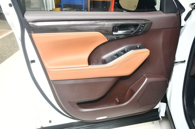 2022 Toyota Highlander Platinum AWD - 22953834 - 21