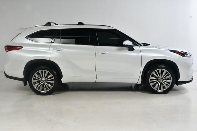 2022 Toyota Highlander Platinum AWD - 22953834 - 3