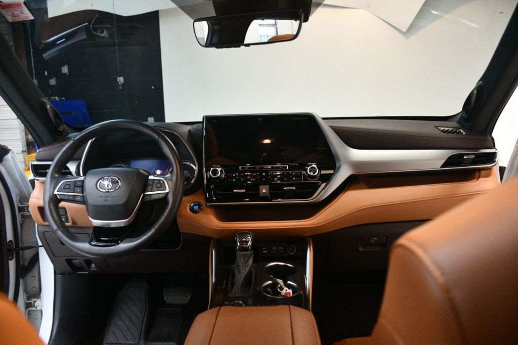 2022 Toyota Highlander Platinum photo 4
