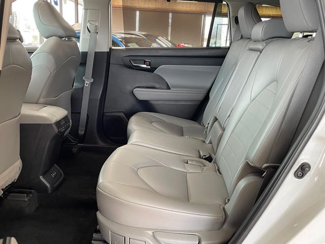 2022 Toyota Highlander XLE AWD - 23008416 - 16