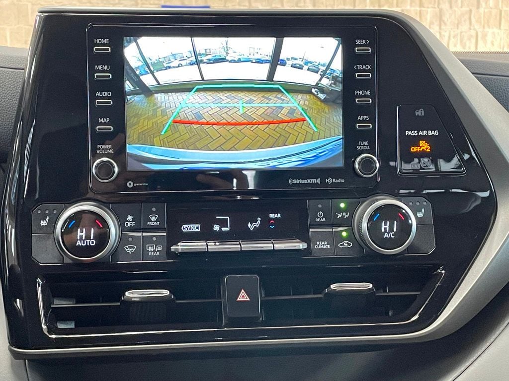 2022 Toyota Highlander XLE AWD - 23008416 - 26