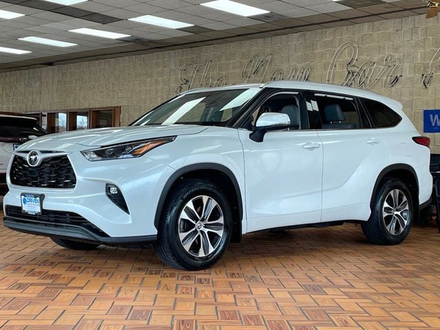 2022 Toyota Highlander XLE AWD - 23008416 - 3