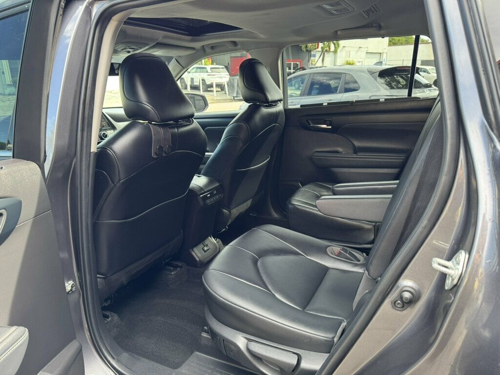 2022 Toyota Highlander XLE AWD - 23084498 - 12