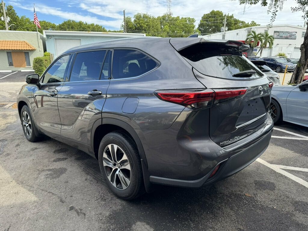 2022 Toyota Highlander XLE AWD - 23084498 - 2