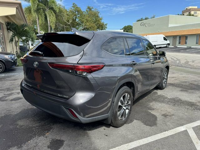 2022 Toyota Highlander XLE AWD - 23084498 - 5