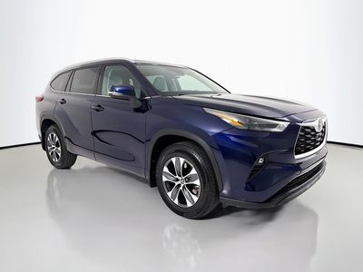 2022 Toyota Highlander - 5TDHZRBH2NS254491