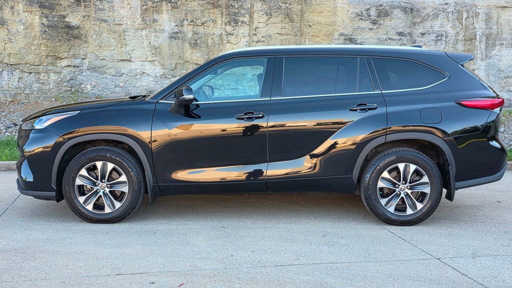 2022 Toyota Highlander XLE AWD - 23024780 - 1