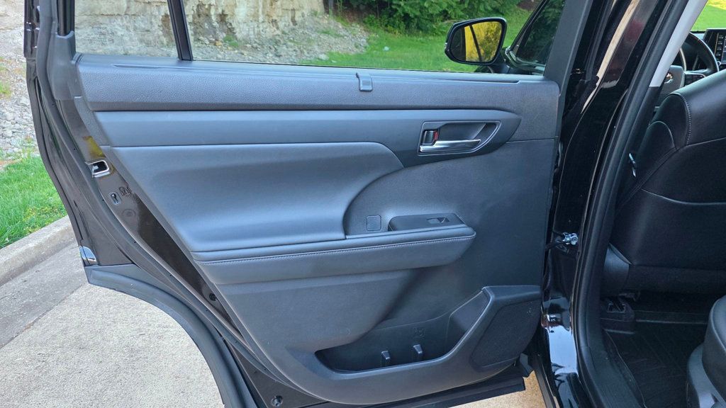 2022 Toyota Highlander XLE AWD - 23024780 - 31