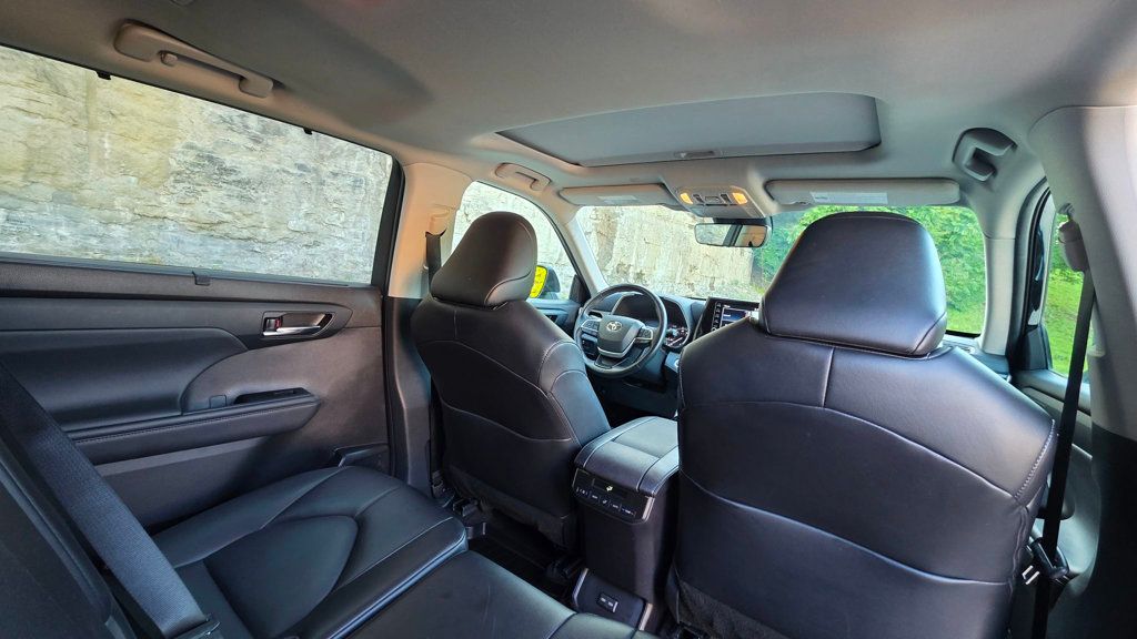 2022 Toyota Highlander XLE AWD - 23024780 - 35