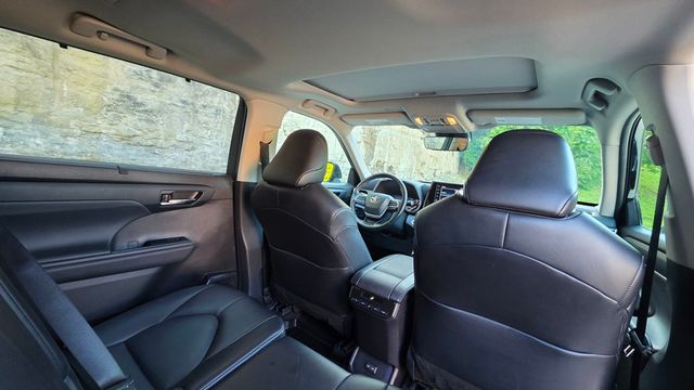 2022 Toyota Highlander XLE AWD - 23024780 - 35