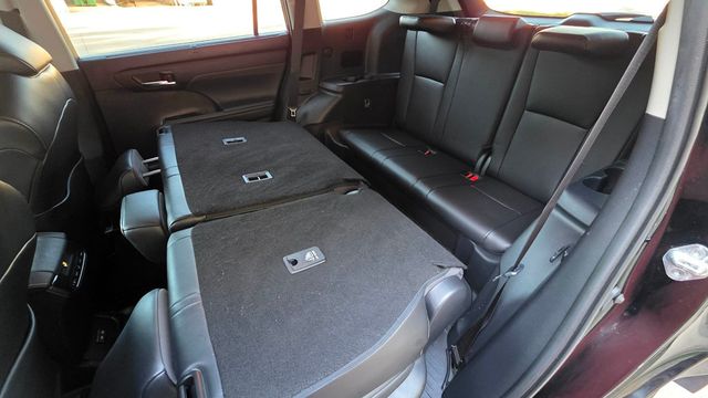 2022 Toyota Highlander XLE AWD - 23024780 - 38