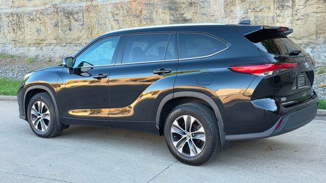 2022 Toyota Highlander XLE AWD - 23024780 - 4