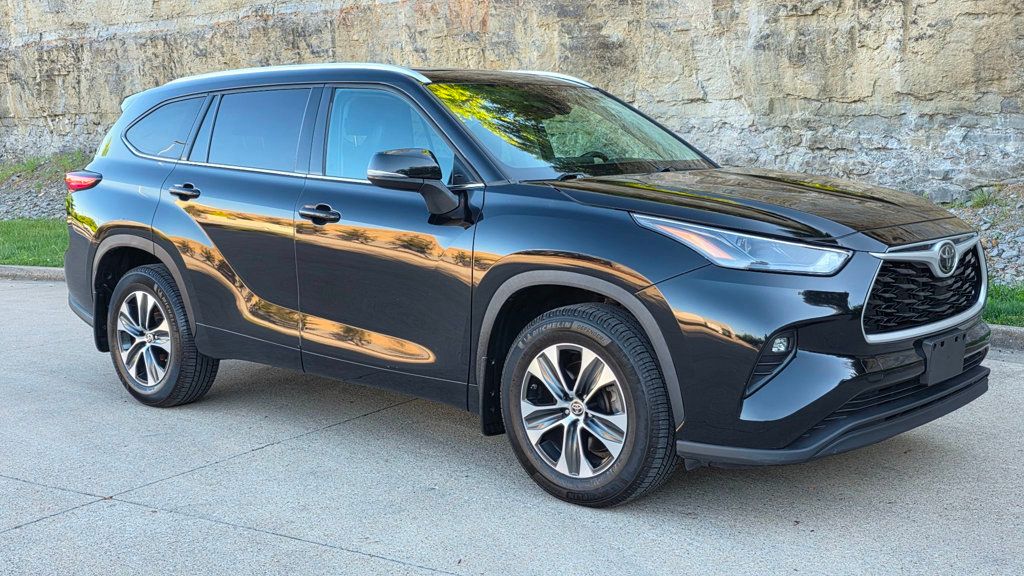 2022 Toyota Highlander XLE AWD - 23024780 - 8