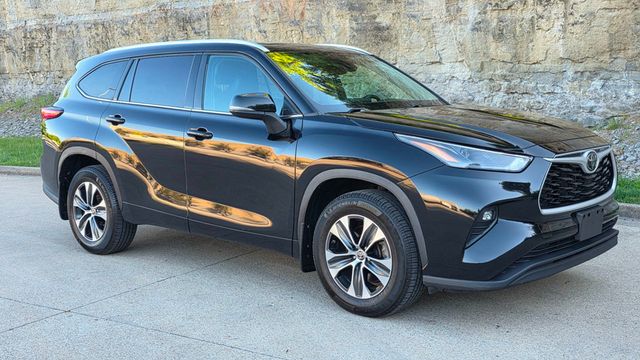 2022 Toyota Highlander XLE AWD - 23024780 - 8